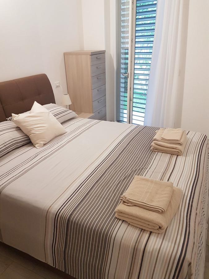 Baia Blu - Luxury Apartments With Pool Cremia Kültér fotó