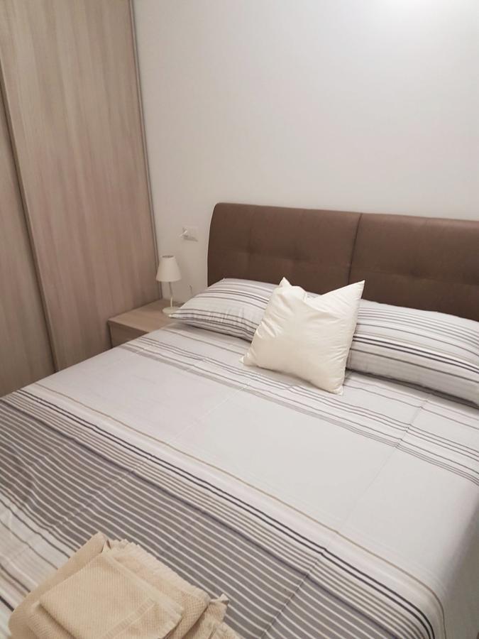 Baia Blu - Luxury Apartments With Pool Cremia Kültér fotó